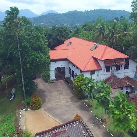 Ratnapura Rest House Hotel Exterior photo